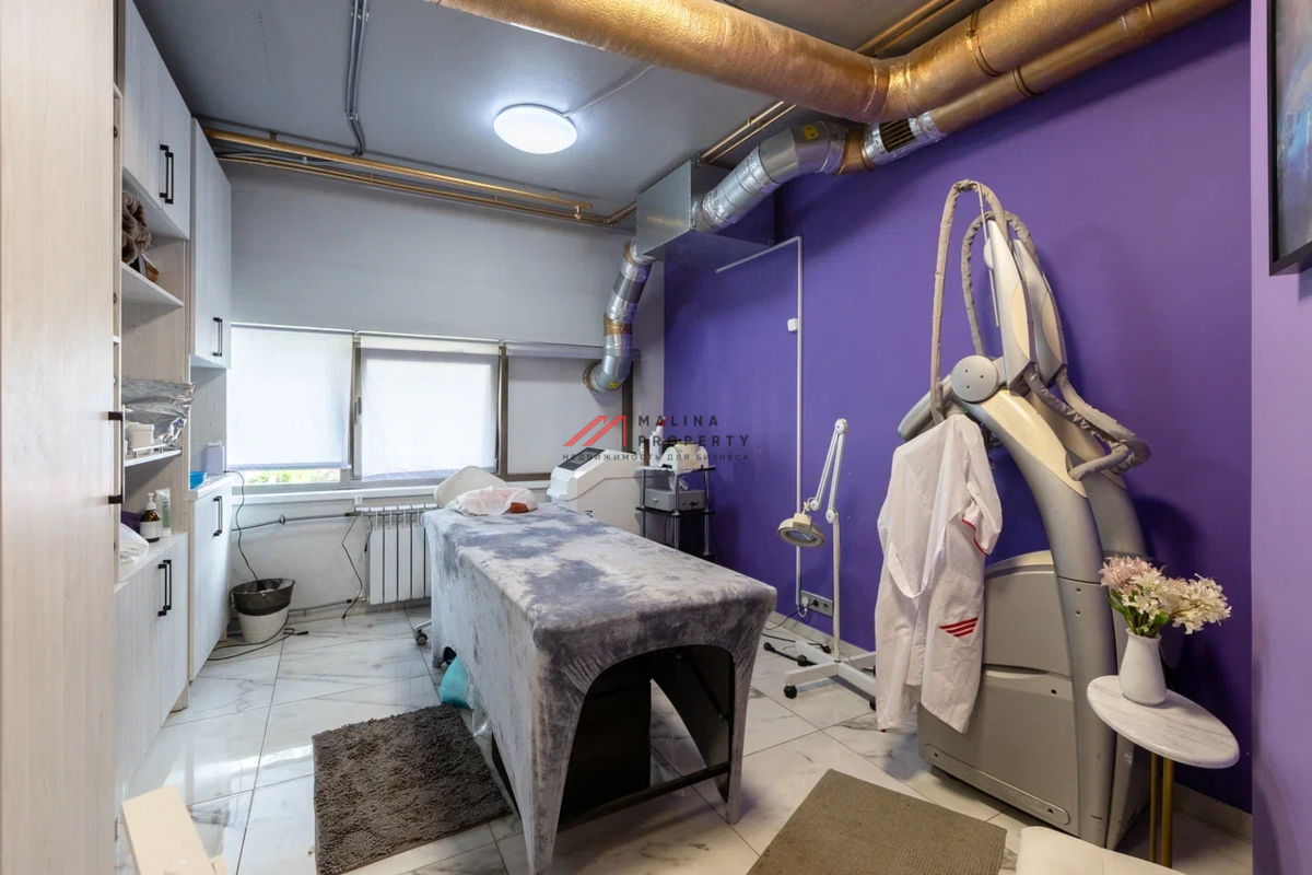 Продажа помещения с арендаторами на выходе из метро