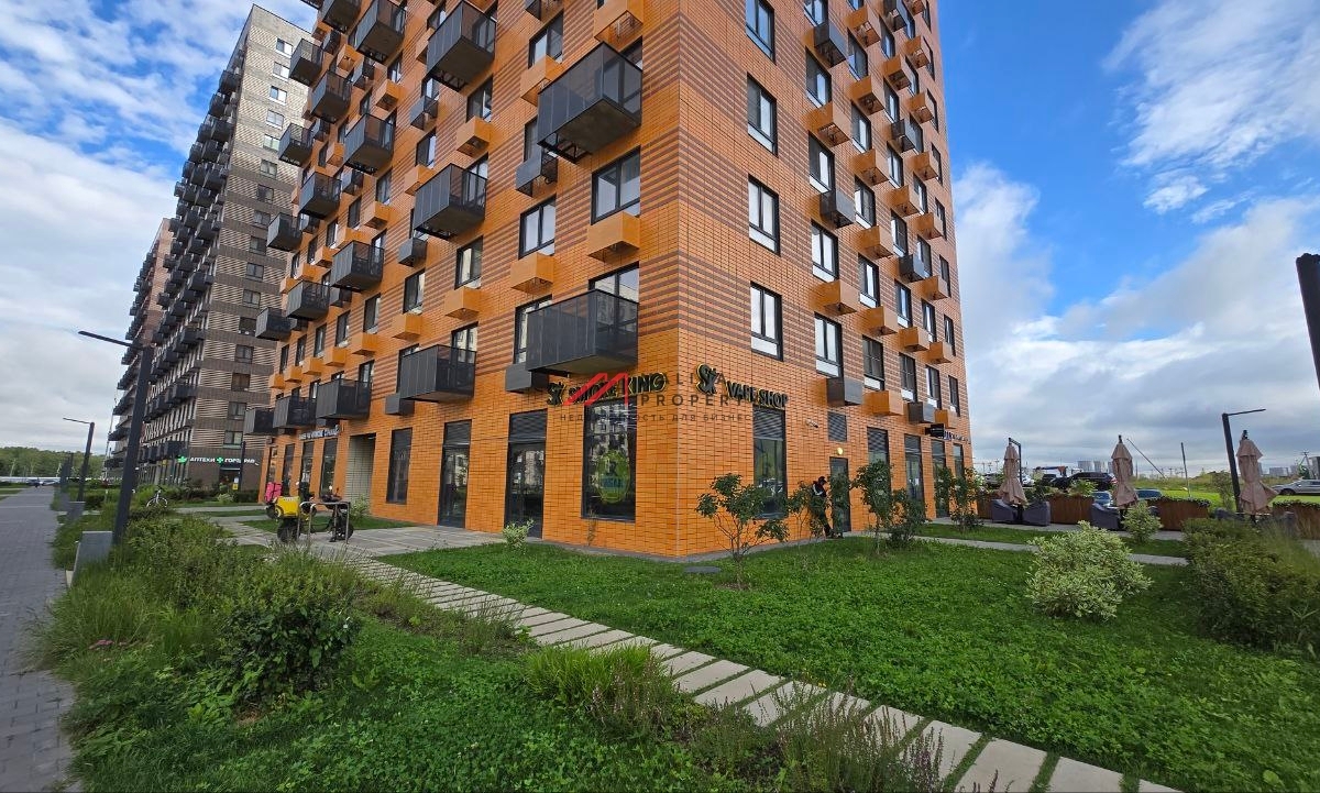 Продажа торгового помещения с арендатором в ЖК "Саларьево" 