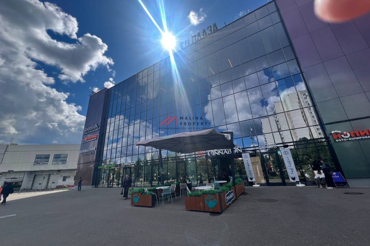 Продажа торгового центра на выходе из метро Митино