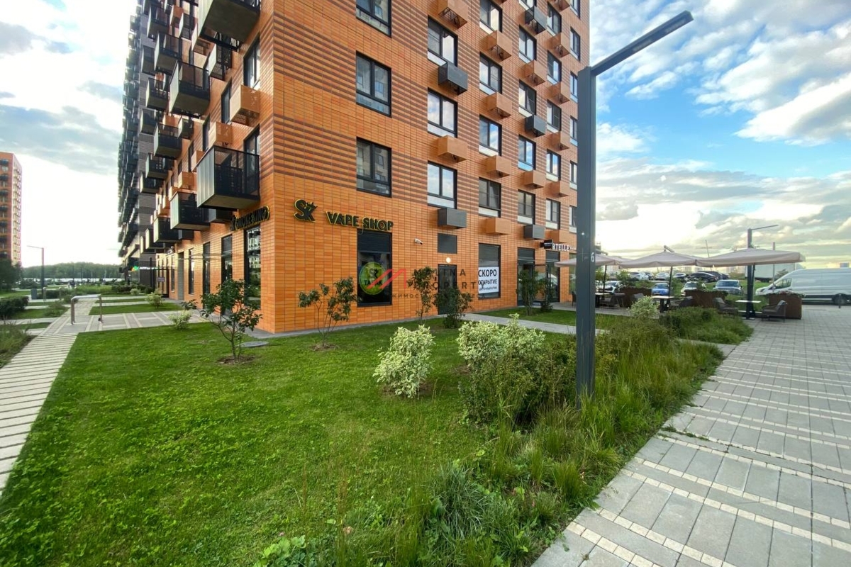 Продажа торгового помещения с арендатором в ЖК "Саларьево" 