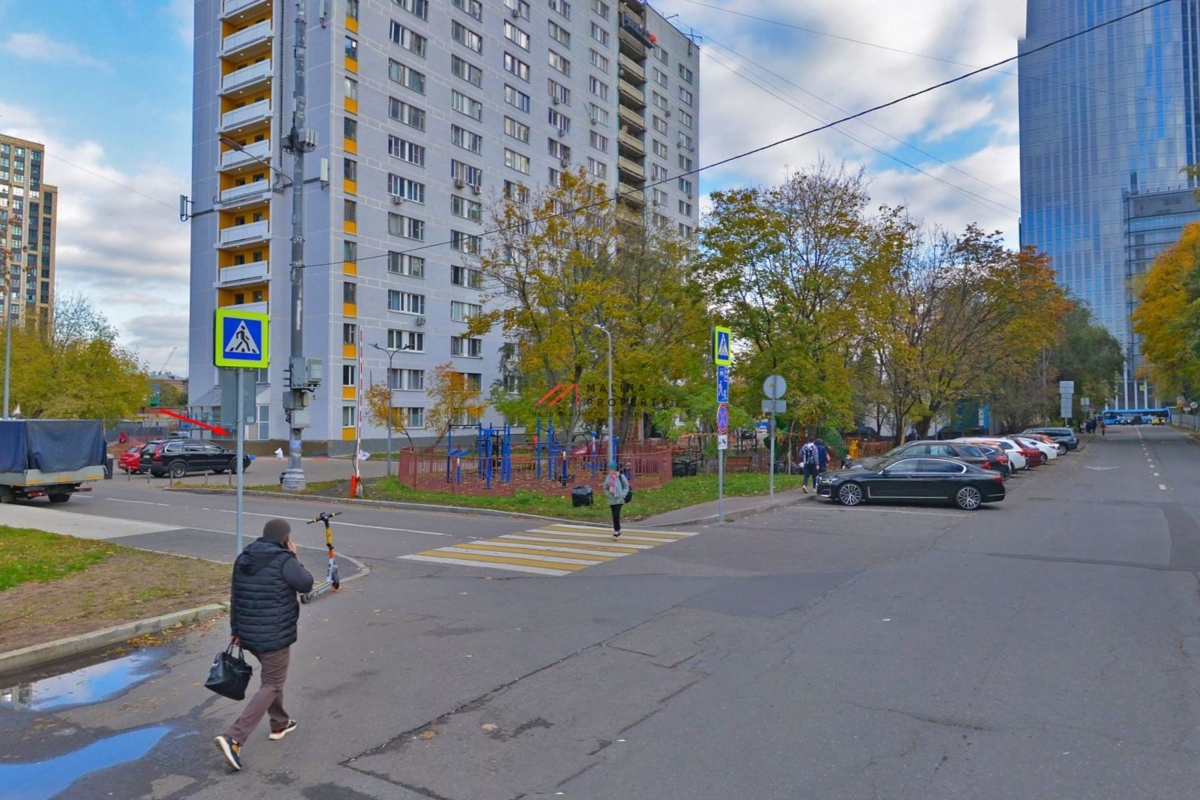 Продажа помещения с арендатором Самокат в Москве