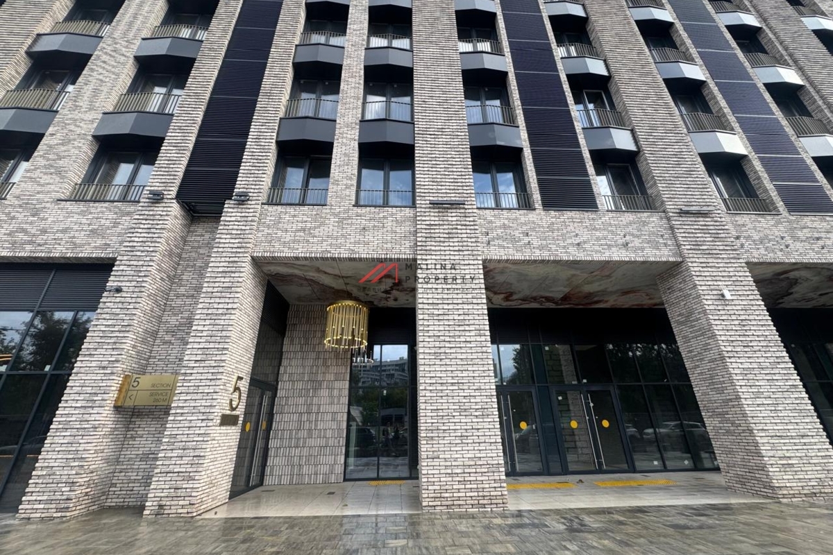 Аренда торгового помещения в ЖК "EVER". 1-я линия