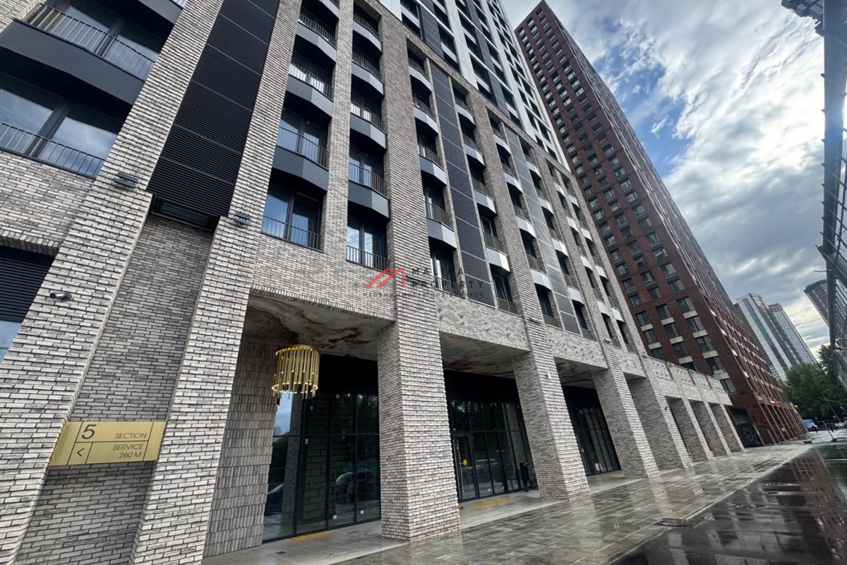 Аренда торгового помещения в ЖК "EVER". 1-я линия