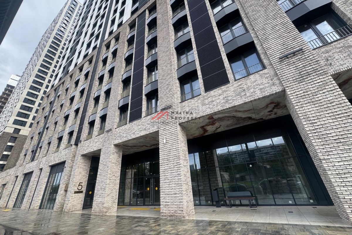 Аренда торгового помещения в ЖК "EVER". 1-я линия