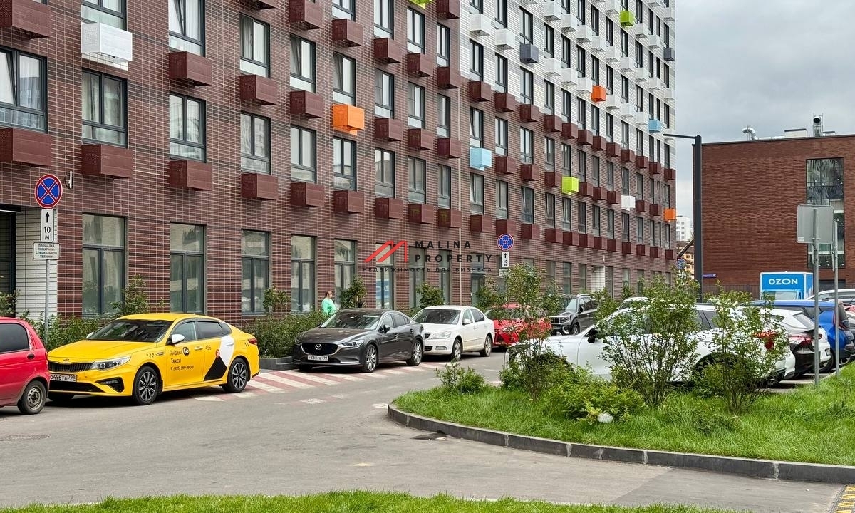 Продажа торгового помещения в ЖК "Бунинские луга"