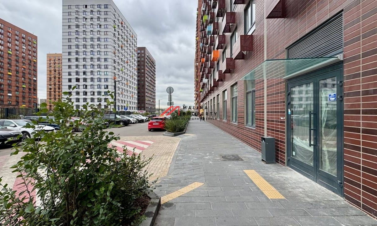 Продажа торгового помещения в ЖК "Бунинские луга"