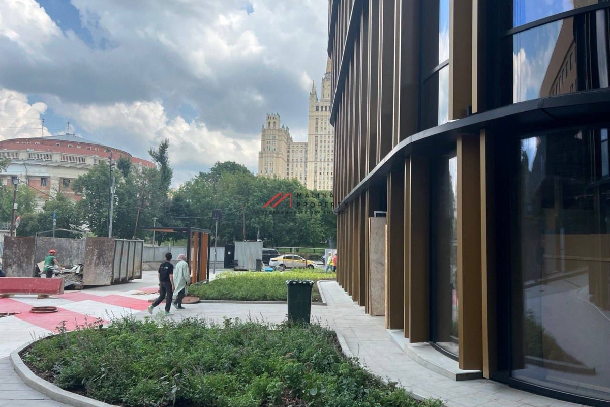 Продажа торгового помещения в премиум ЖК "Sky View" 