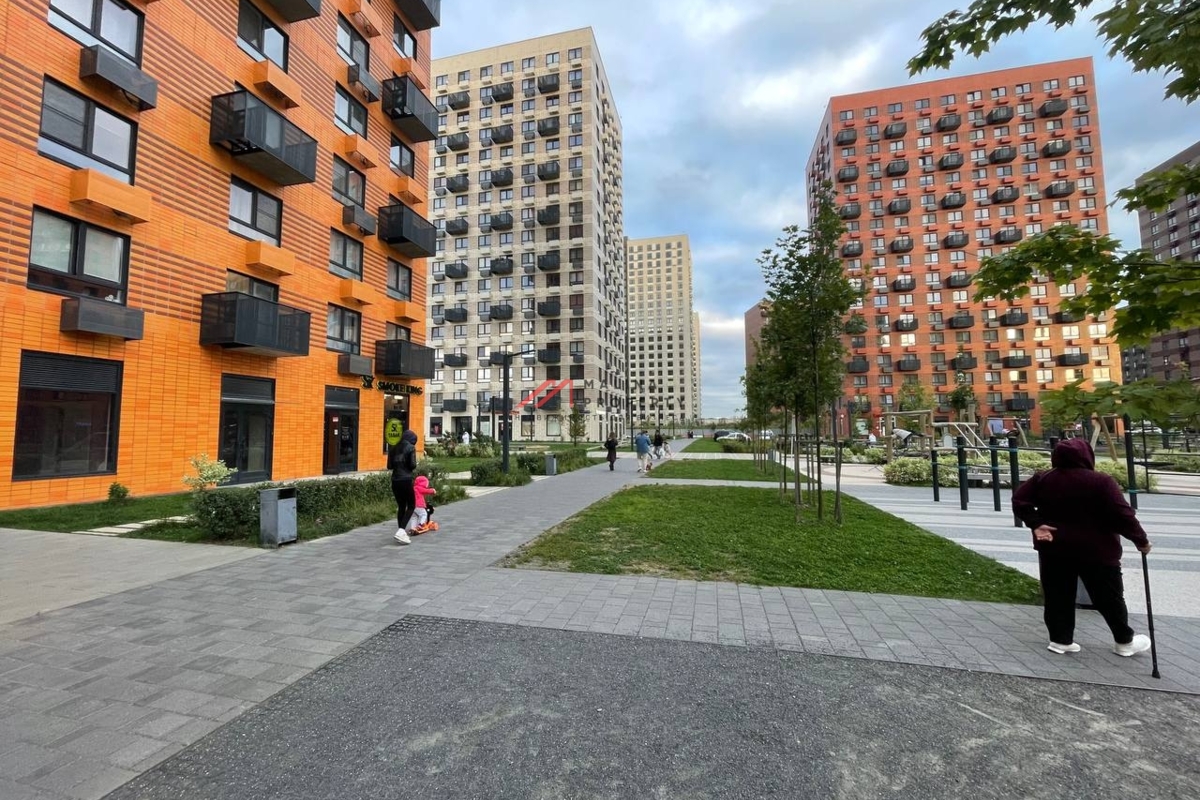 Продажа торгового помещения с арендатором в ЖК "Саларьево" 