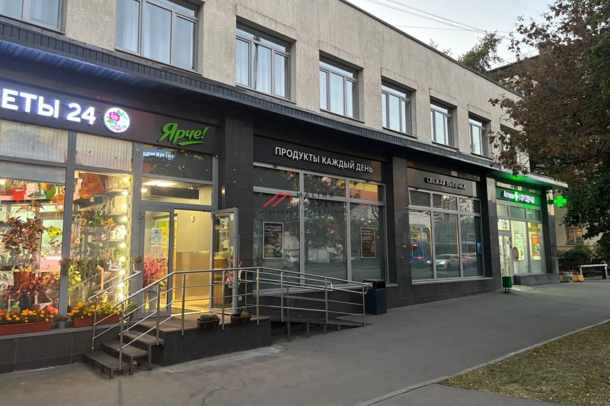 Продажа торгового здания с арендаторами