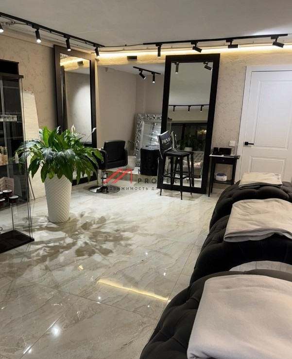 Продажа помещения с арендатором салон красоты