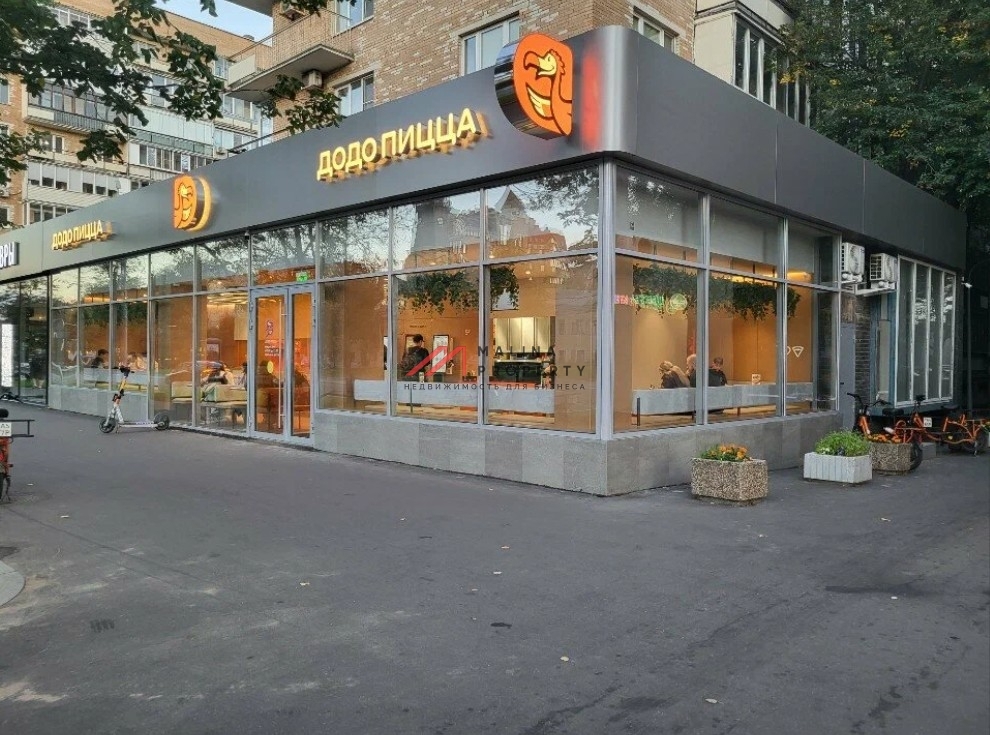 Продажа торгового помещения с сетевыми арендаторами 