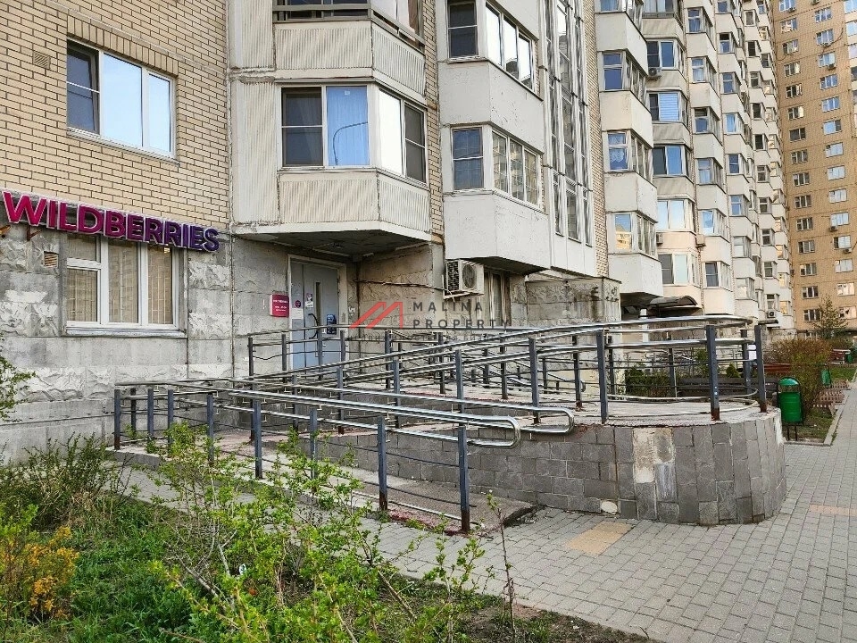 Продажа торгового помещения в ЖК "Головино" 