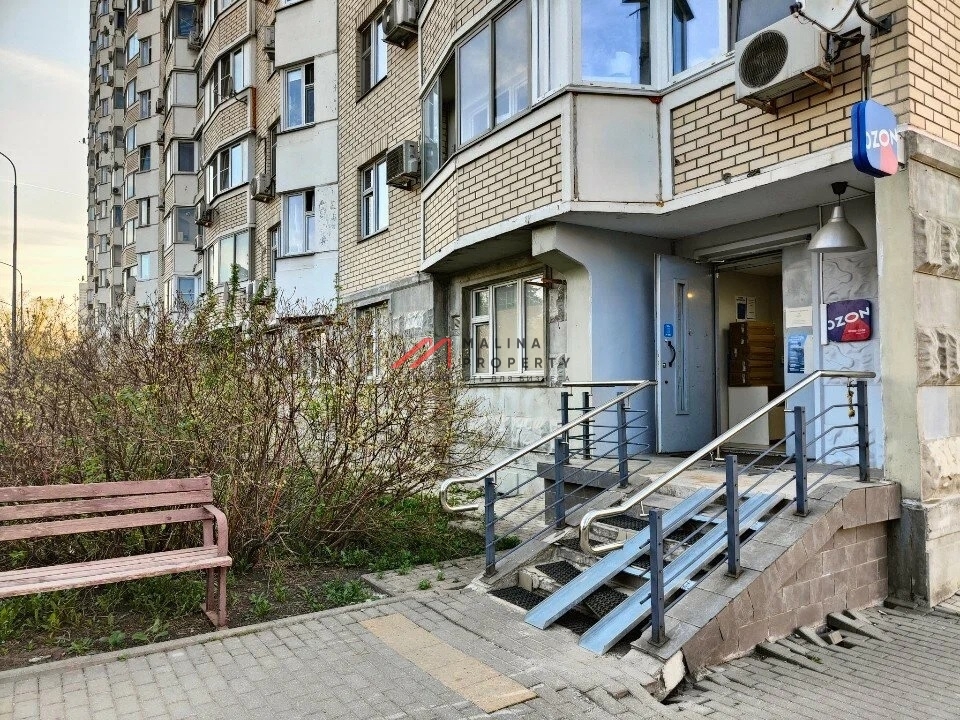 Продажа торгового помещения в ЖК "Головино" 