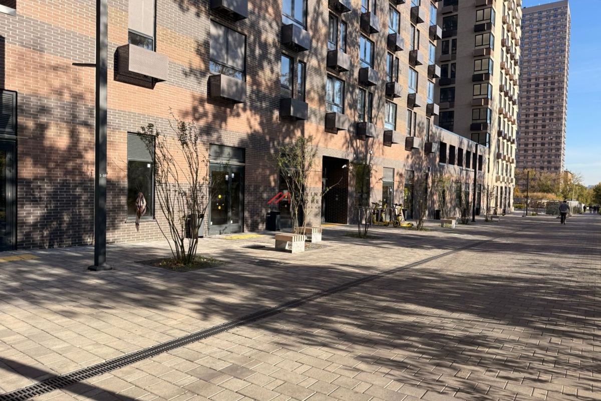 Аренда помещения на 1-й линии в ЖК "2-й Нагатинский" 