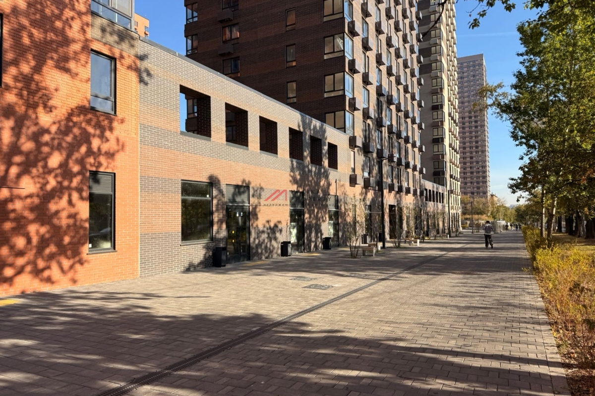 Аренда помещения на 1-й линии в ЖК "2-й Нагатинский" 