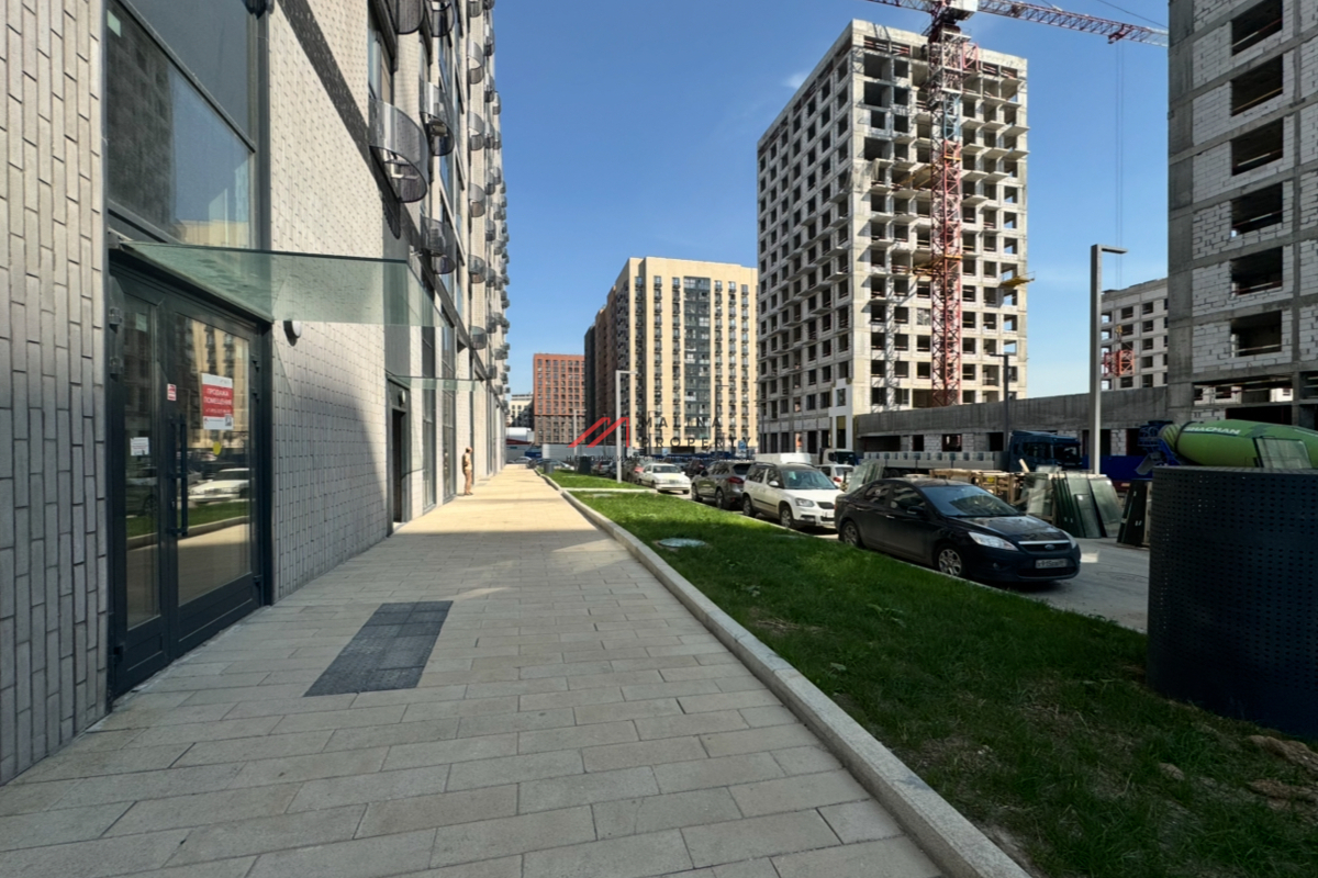 Продажа торгового помещения в новом доме