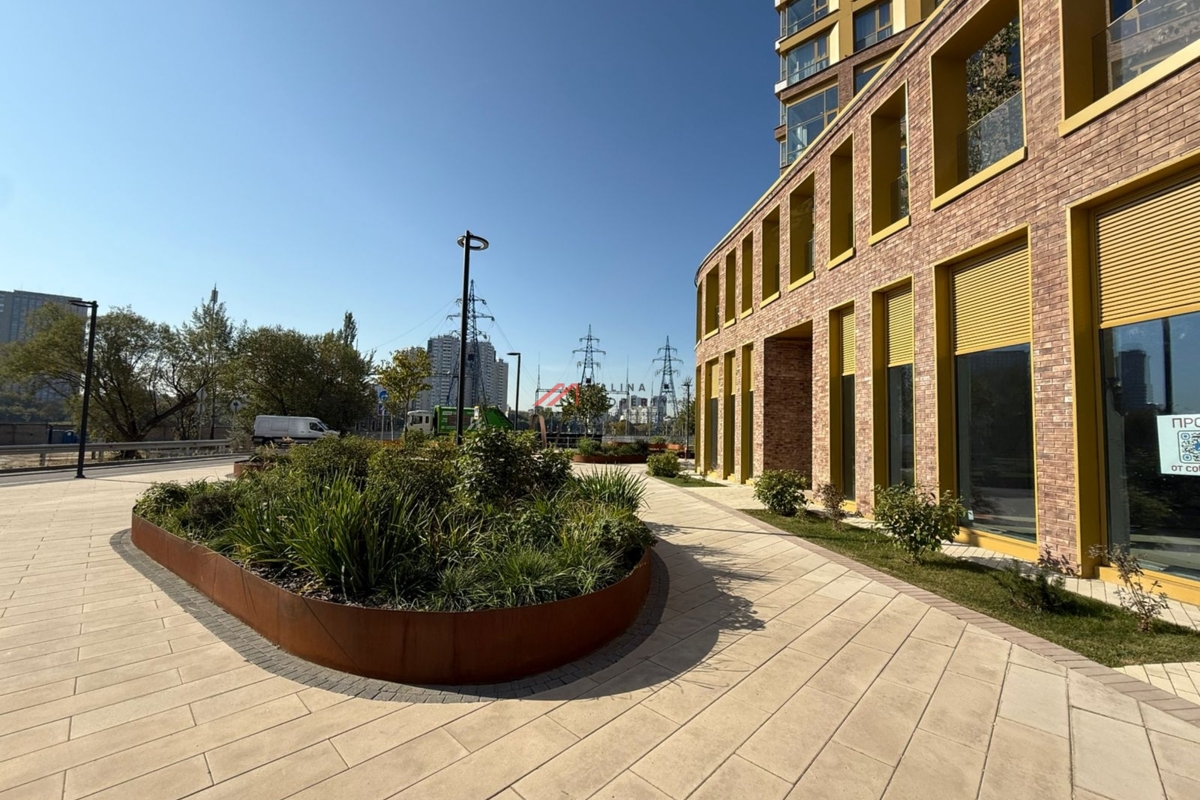 Продажа торгового помещения ЖК "WOW"