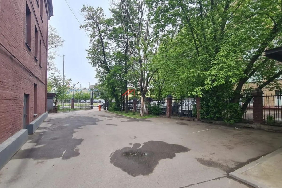 Продажа двух зданий с арендаторами в Москве