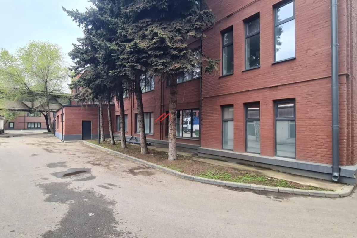 Продажа двух зданий с арендаторами в Москве