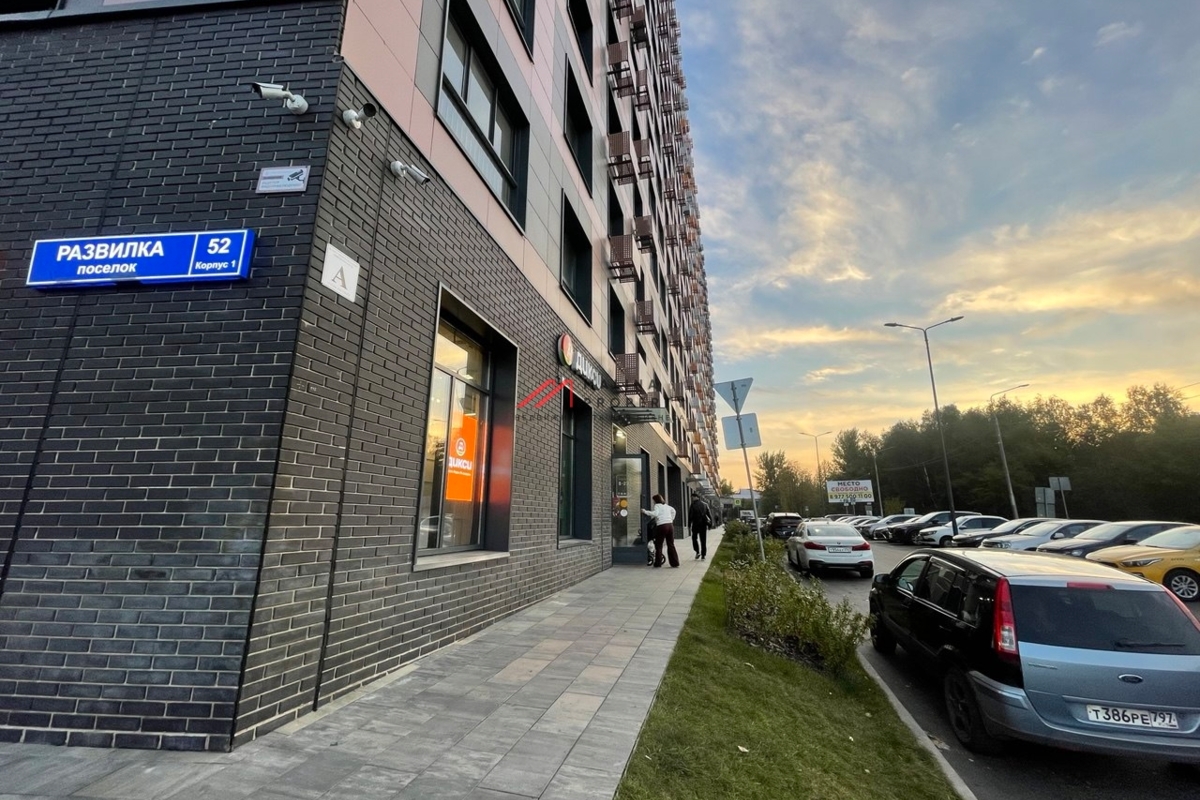 Аренда помещения в ЖК "Миловидное" на 1й линии.