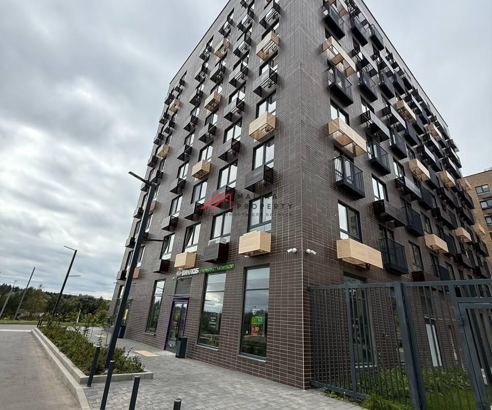 Продажа помещения с арендатором в ЖК "Середневский Лес" 