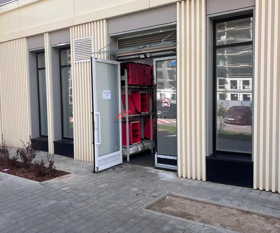 Продажа помещения с арендатором в жилом комплексе "Горки парк" 