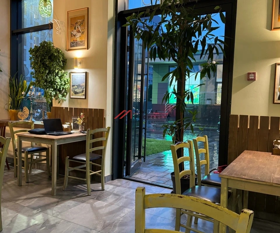 Продажа торгового помещения в ЖК "Level Лесной"