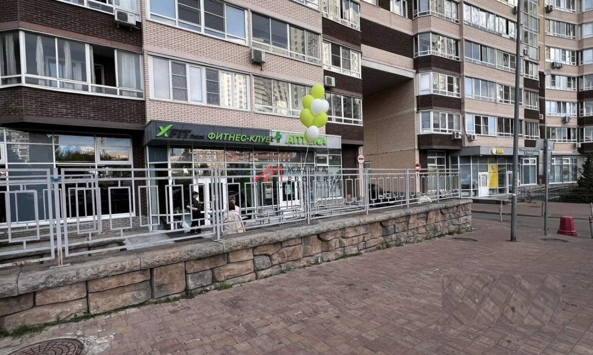 Продажа торгового помещения с арендатором в ЖК "Одинбург" 