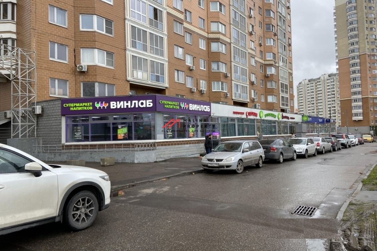 Продажа торгового помещения с арендатором Винлаб