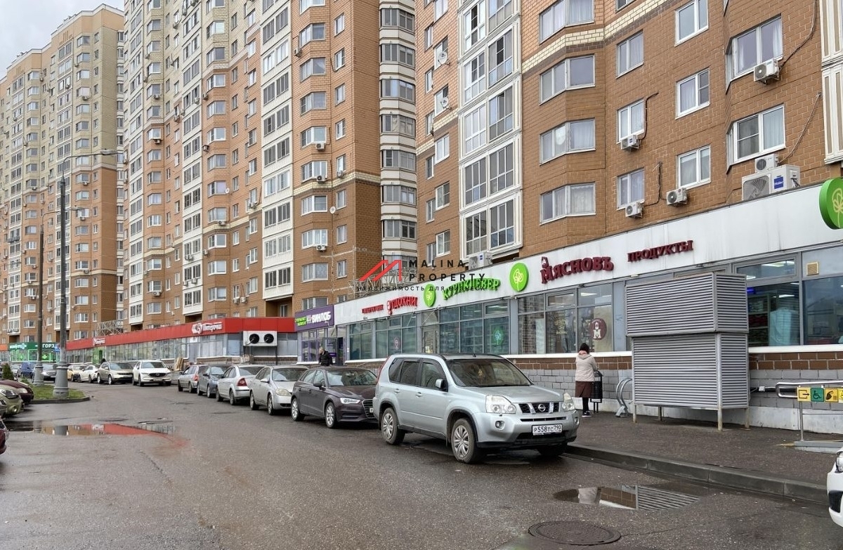 Продажа торгового помещения с арендатором Винлаб