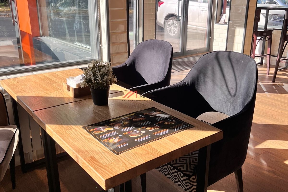 Продажа торгового здания с арендаторами 