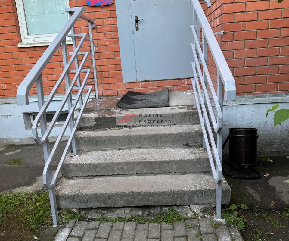 Продажа встроенного здания с арендаторами в г. Лобня