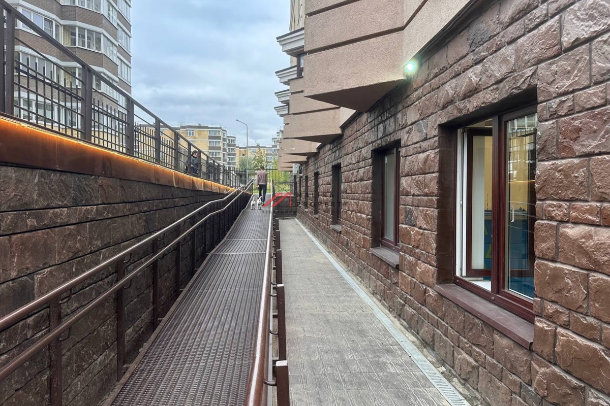 Продажа торгового помещения с супермаркетом Дикси