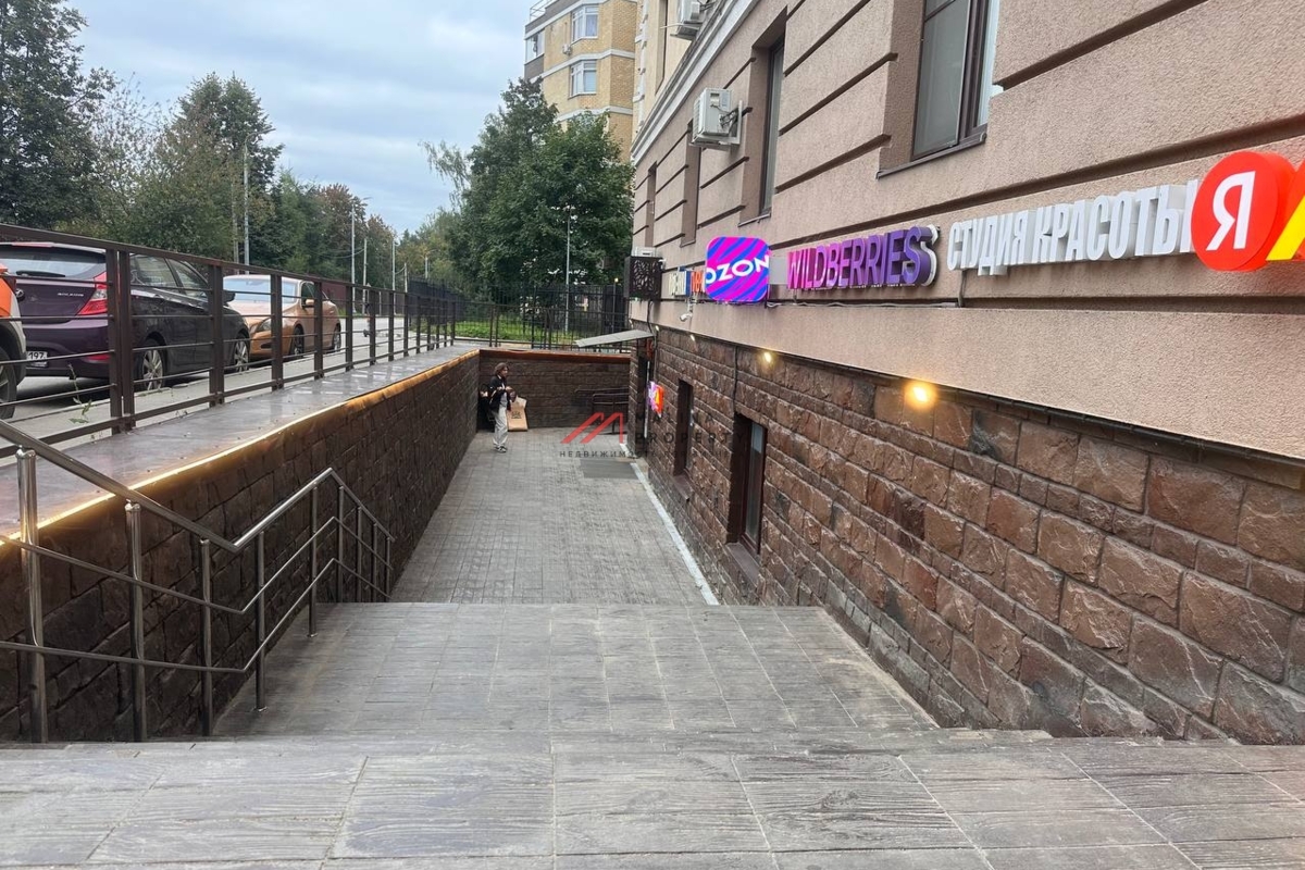 Продажа торгового помещения с супермаркетом Дикси