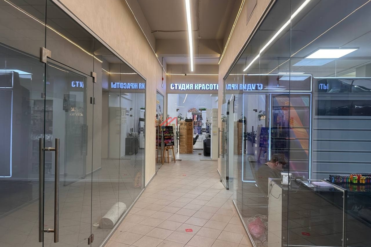 Продажа торгового помещения с супермаркетом Дикси