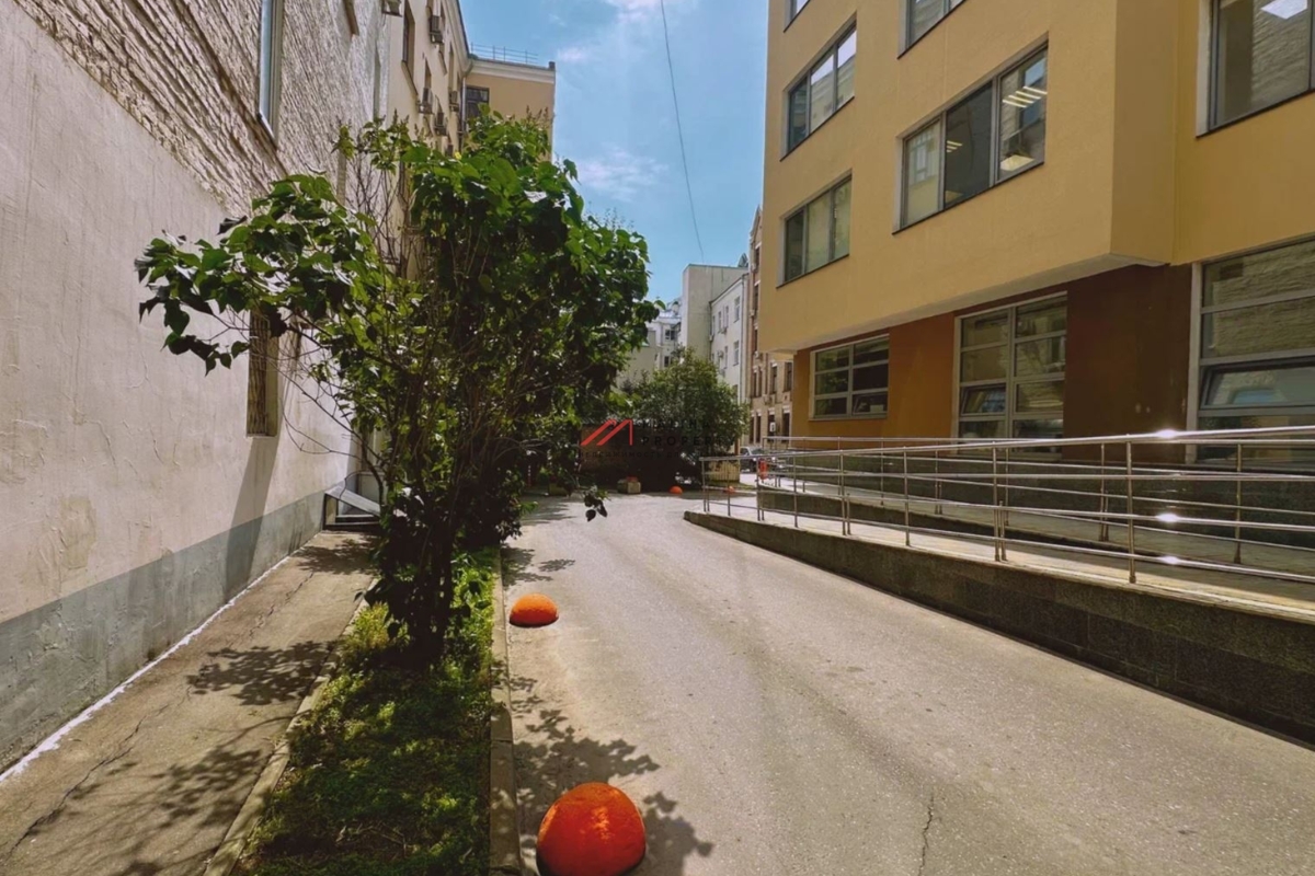 Продажа бизнес центра в Филипповском переулке