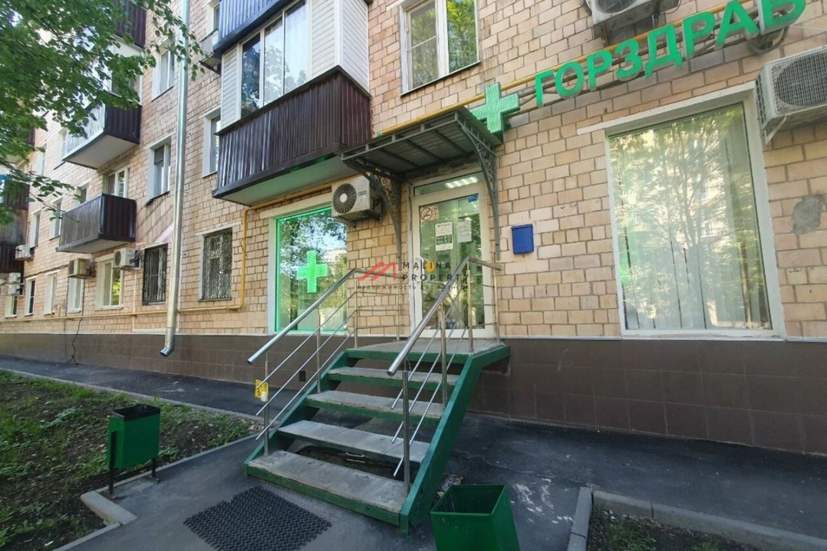 Продажа помещения с арендатором у метро Спортивная