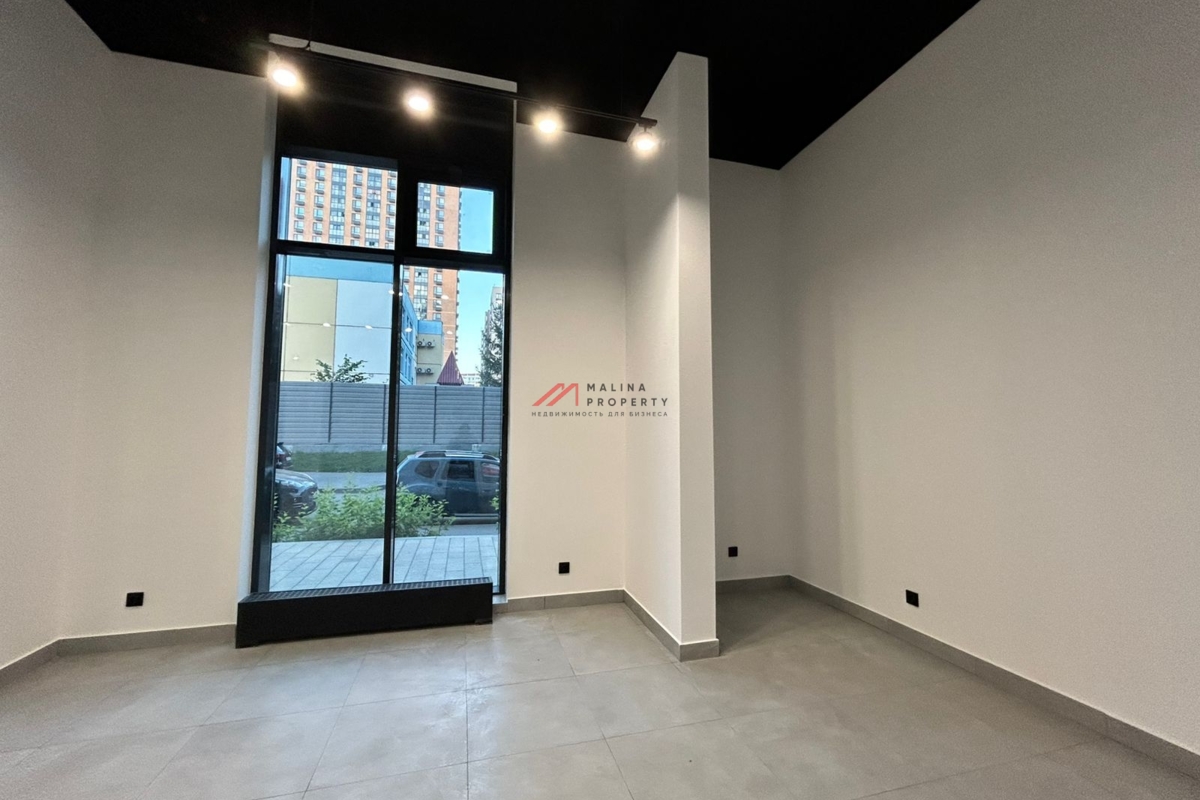 Продажа нежилого помещения на Сиреневом бульваре