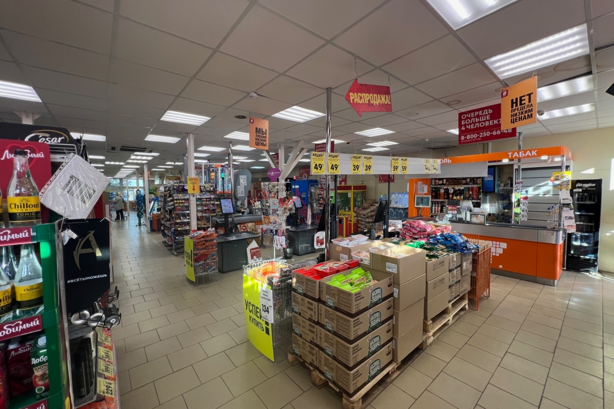 Продажа торгового здания с супермаркетом Верный