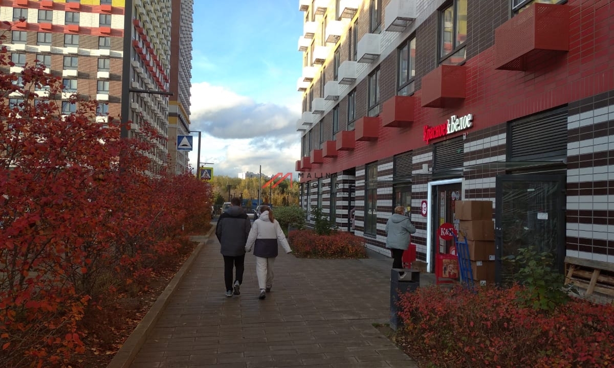 Продажа помещения с арендатором "Красное и Белое"