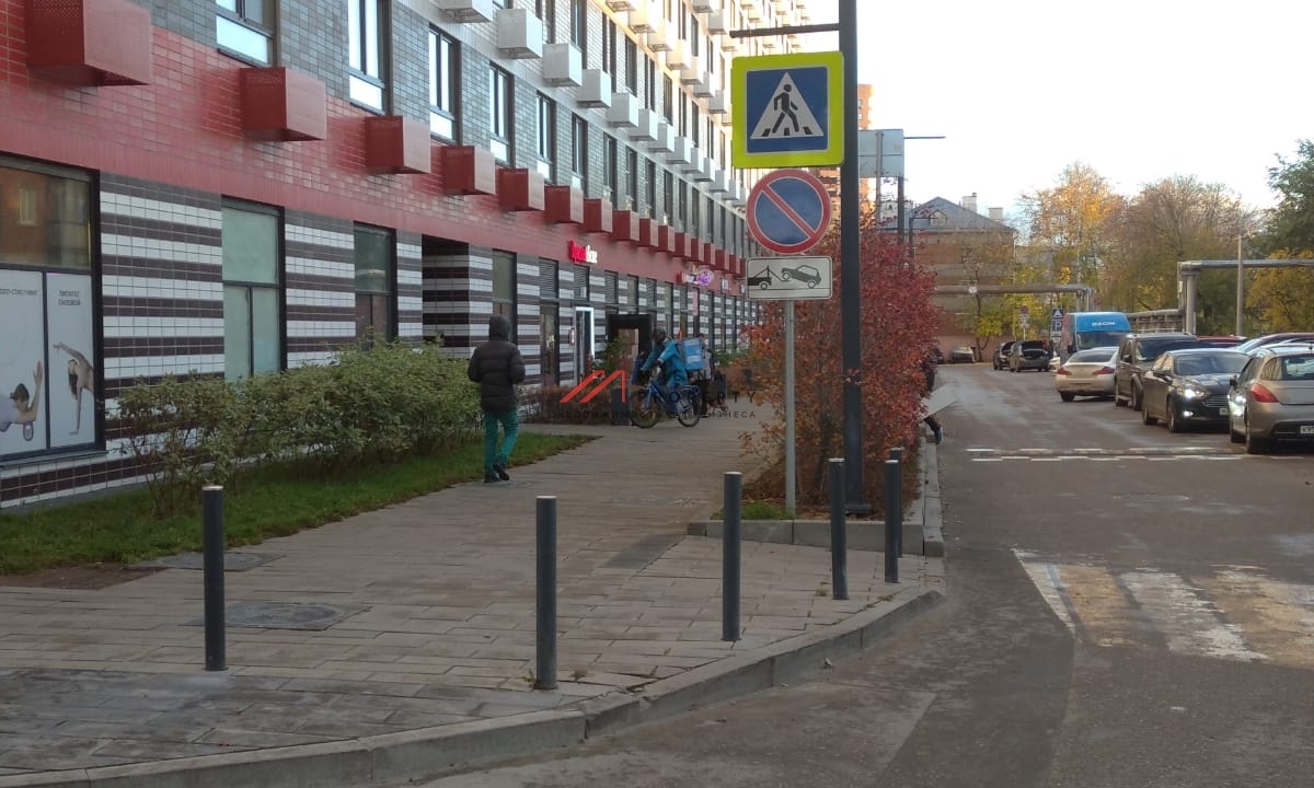 Продажа помещения с арендатором "Красное и Белое"