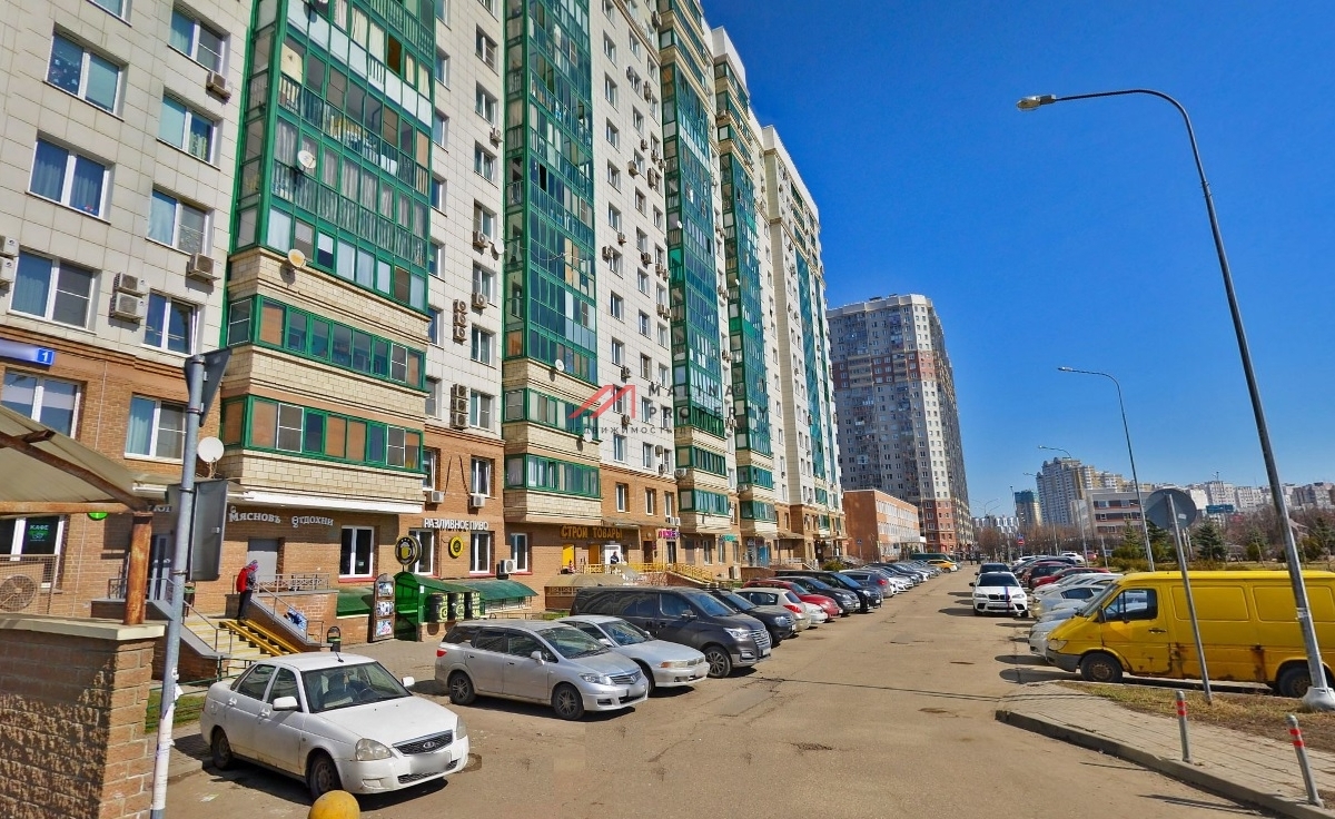 Продажа торгового помещения в ЖК "Изумрудные холмы" 