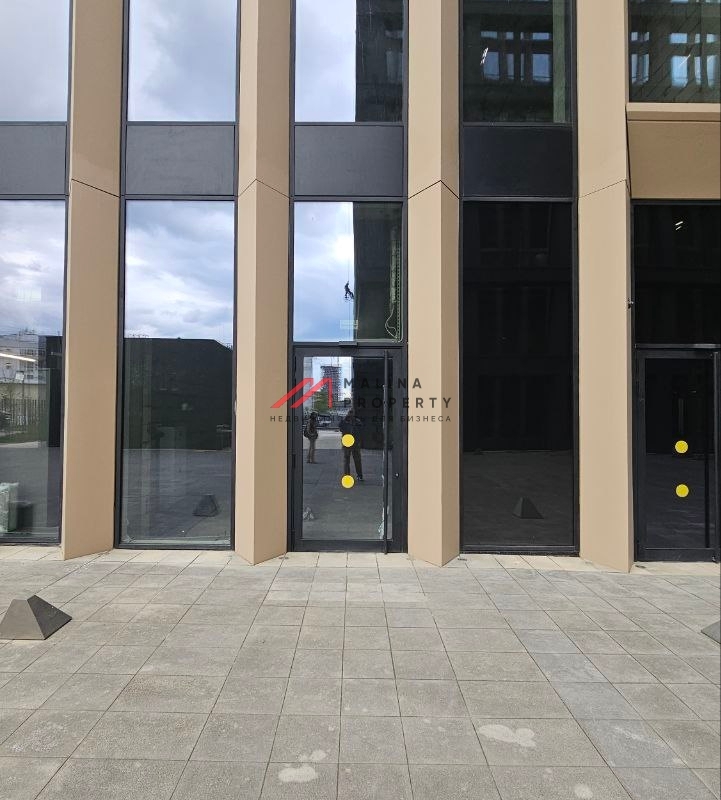 Продажа торгового помещения в БЦ "Stone Towers"