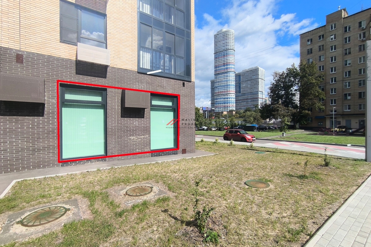 Продажа торгового помещения в новом доме