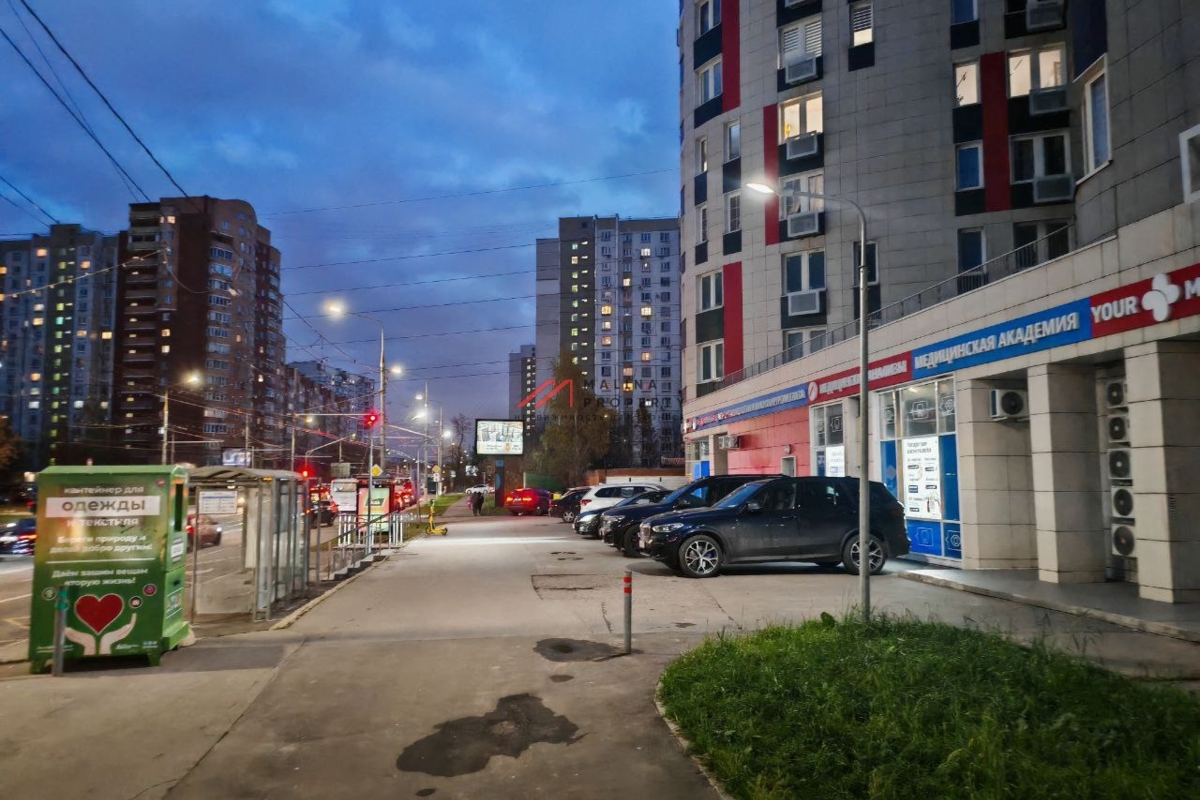 Продажа торгового помещения в ЖК "Планерный Квартал" 