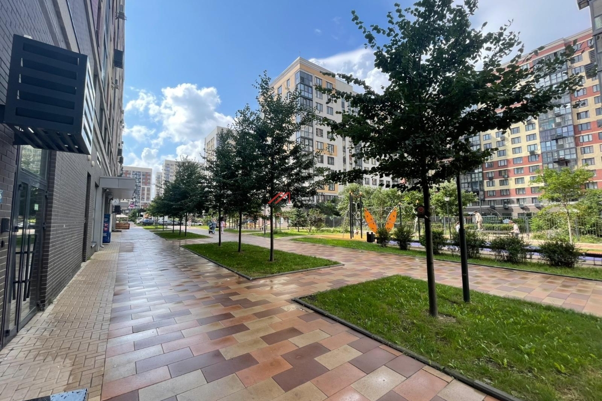 Продажа торгового помещения в ЖК "Испанские кварталы" 