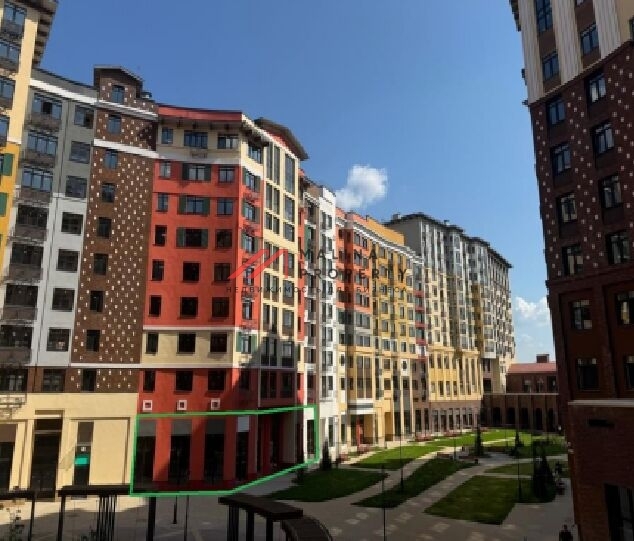 Продажа торгового помещения в ЖК "Римский" 