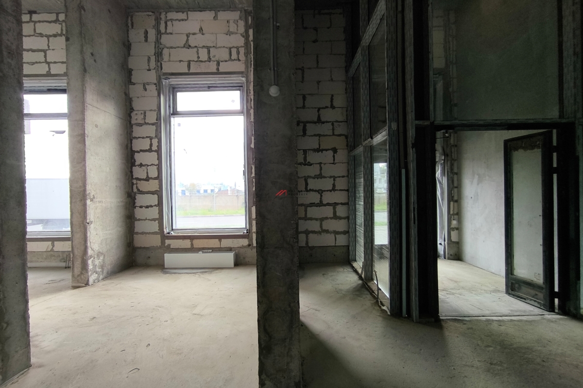 Продажа торгового помещения в новом доме