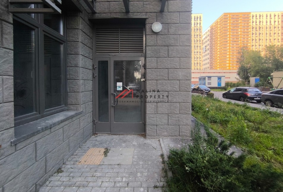 Аренда коммерческого помещения в новом жилом доме