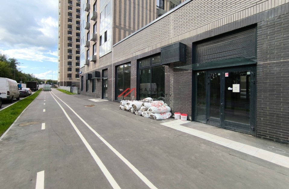 Продажа торгового помещения в новом доме